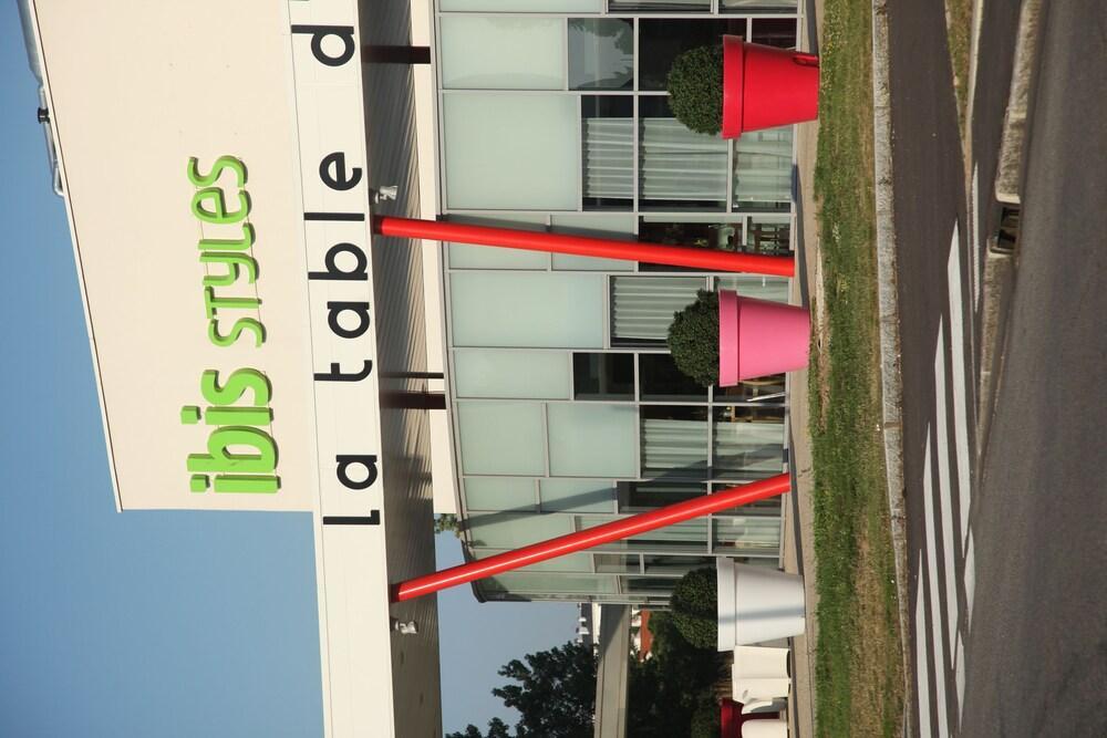 Ibis Styles Nantes Reze Aeroport Hotel Exterior photo